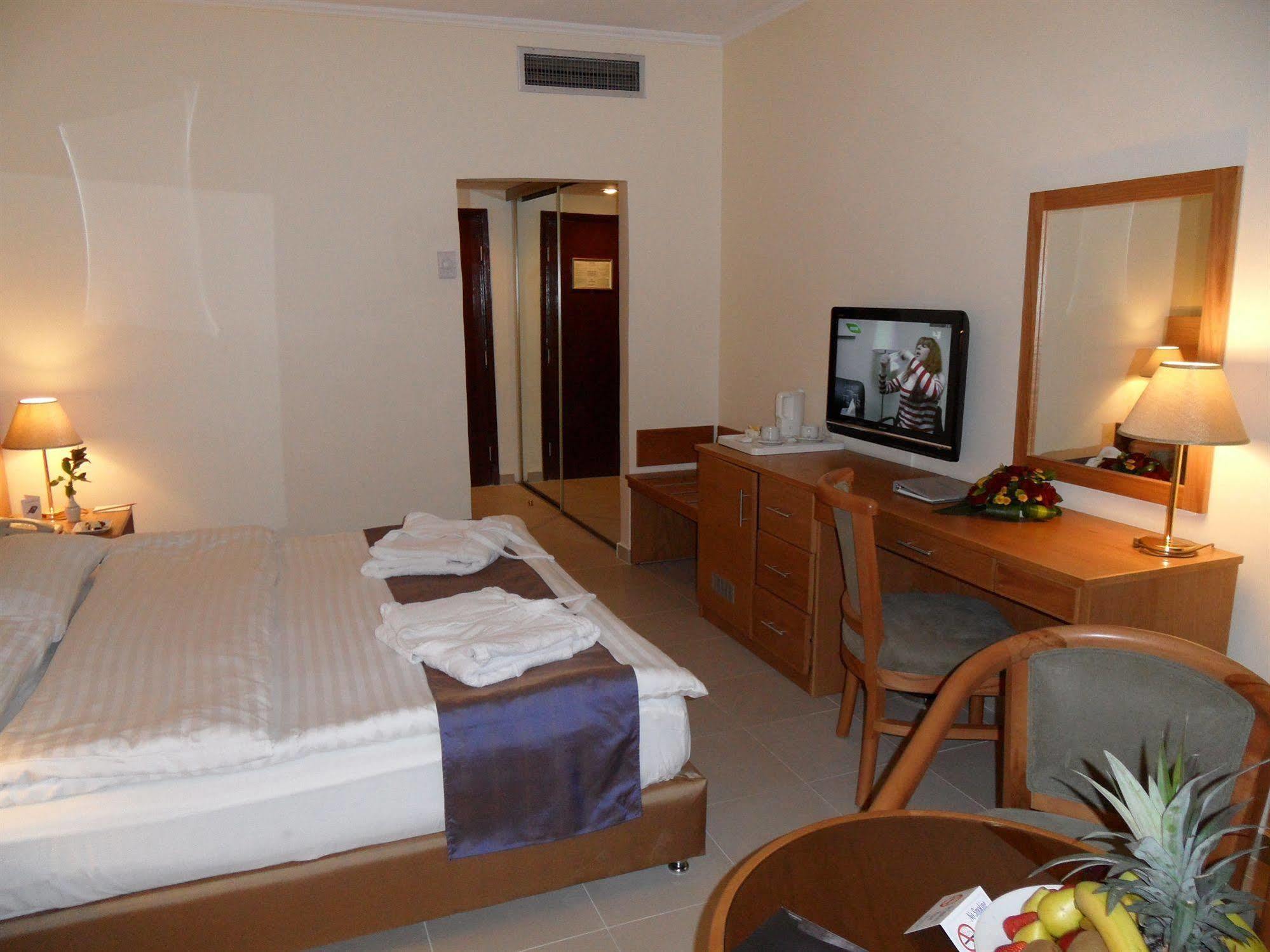 Aqaba Gulf Hotel ภายนอก รูปภาพ