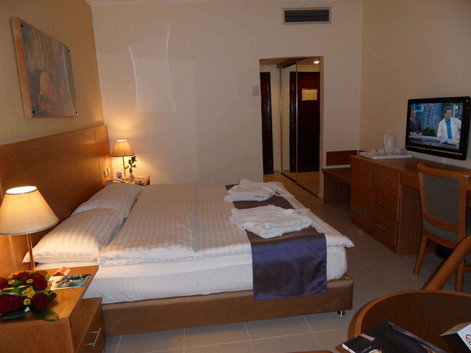 Aqaba Gulf Hotel ภายนอก รูปภาพ